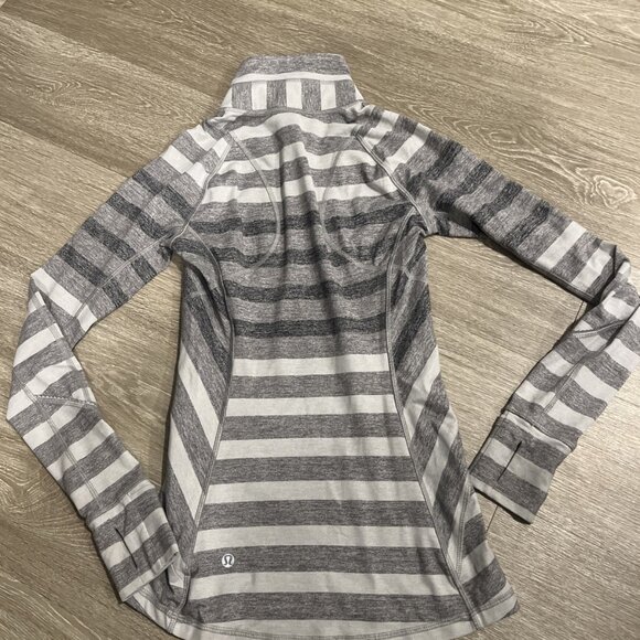 Lululemon Jacket Womens 2 Gray Race Your Pace Stripe 1/2 Zip Athletic Active - Picture 3 of 4